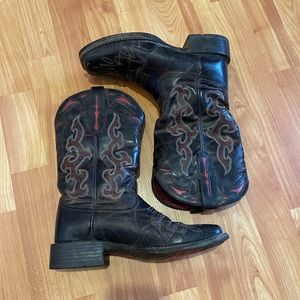 Women’s Ariat boots